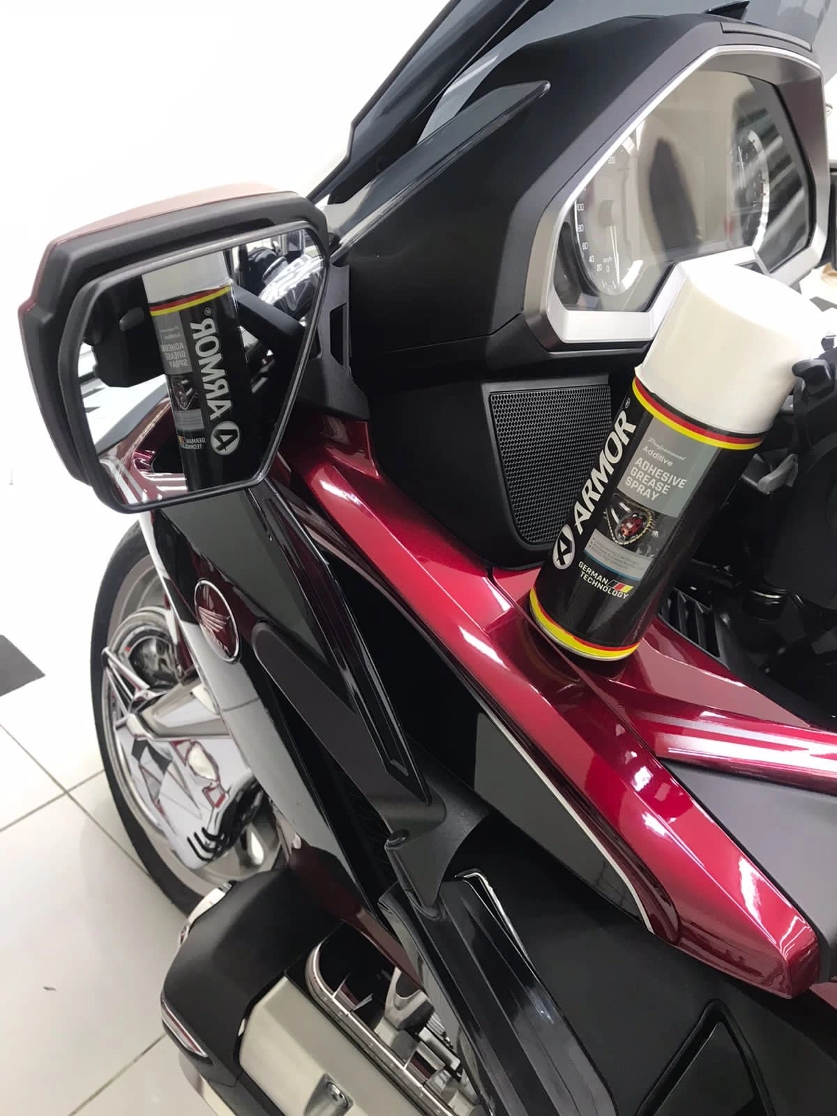 Armor Car Care Product Applied for Car Shining
